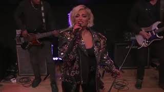Monster Under My Bed - Bebe Rexha live @ Samsung 837