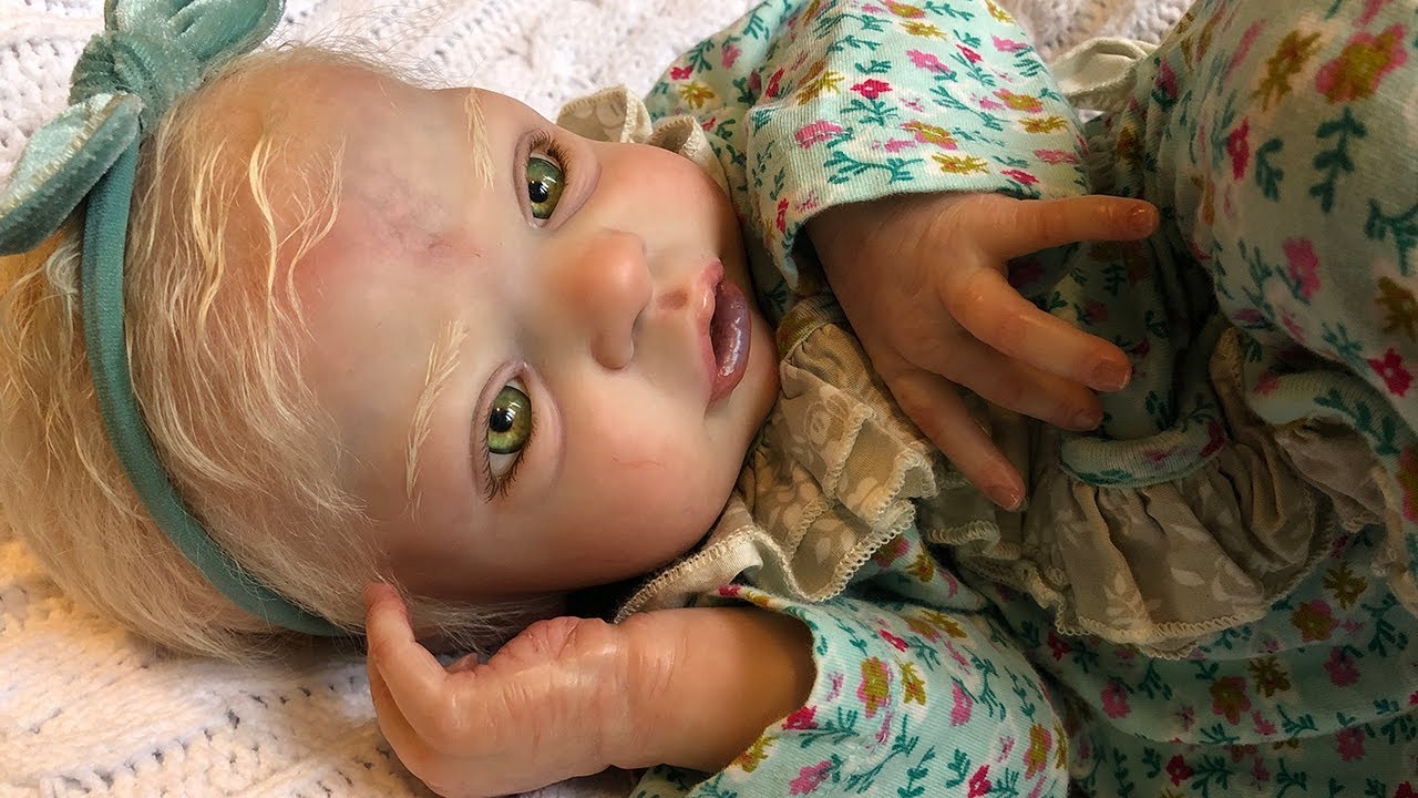 LexTalk: Who is she REALLY?? 🤔 | heytherespookyface