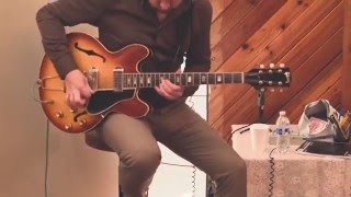 The New Mastersounds - In The Middle (Live in Studio) chords