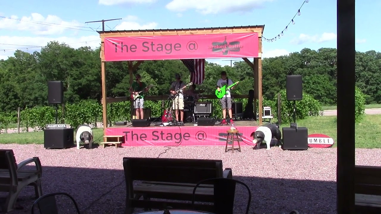 ALLEY KATZ Broken Bottle Winery Wi Dells