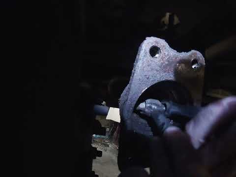 Замена полуоси, извлекаем обечайку подшипника SsangYong Kyron Actyon Rexton