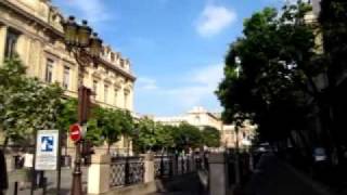 Entre Le palais de justice de Paris et La Cite
