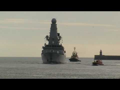 HMS Dauntless - D33