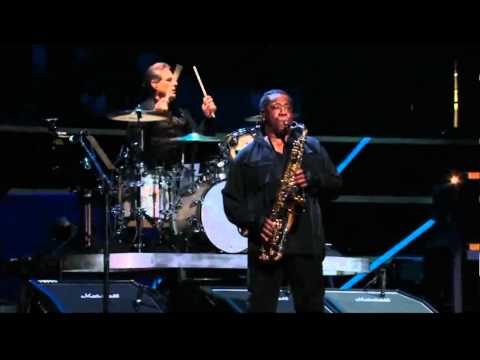 clarence-clemons---jungleland-solo---2009.mkv