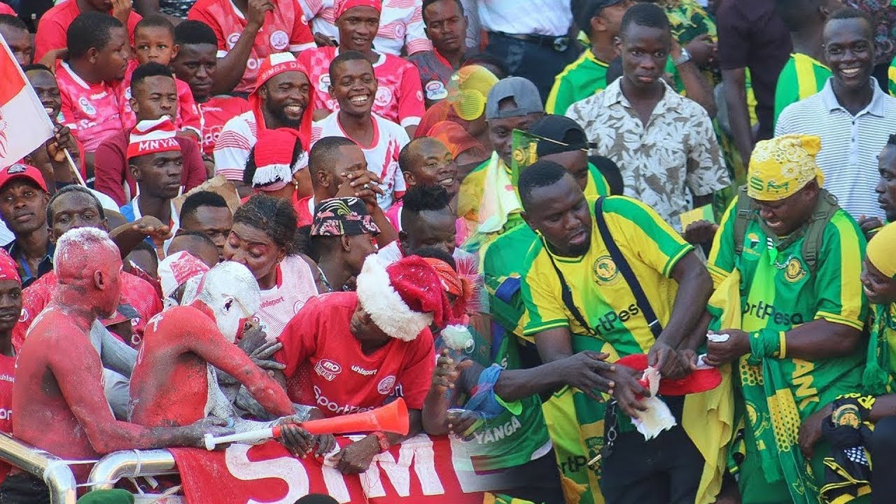 Kumekucha Uwanja wa Mkapa, Simba Vs Yanga | Mashabiki watambiana - YouTube