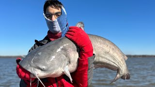 Catfishing Lake Tawakoni for GIANT Catfish!