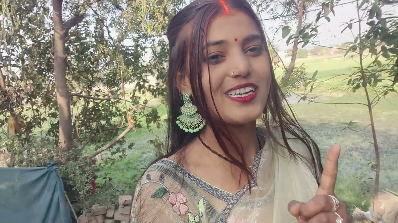 Naya look Kaisa lag raha hai comment mein jarur bataen aur sabko Happy Holi