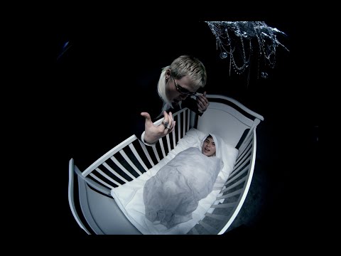 RONG榮 - 一閃一閃 ft. Macdella (Official Music Video)
