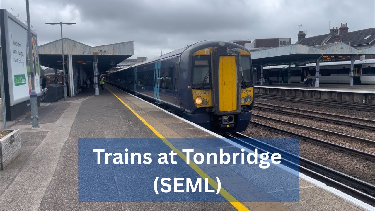 Trains at Tonbridge