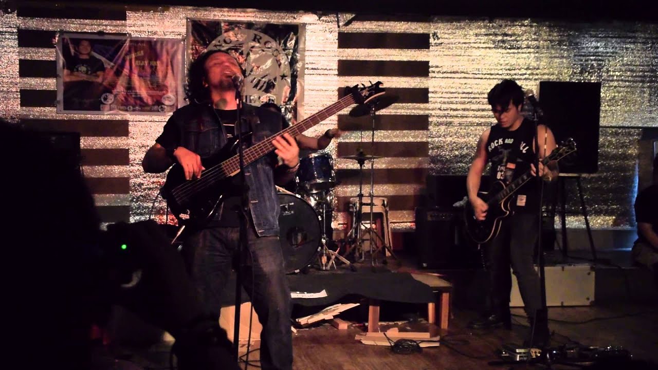 Dahong Palay - 'Manlalakbay' live at District 2140 (HD)