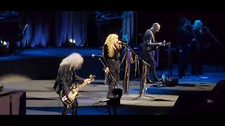 Outside The Rain / Dreams - Stevie Nicks- 10-18-25