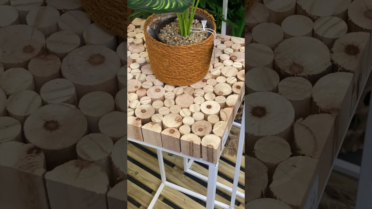 La Maison Virtuelle - Petit meuble type "sellette" avec plateau réalisé en rondins de bois