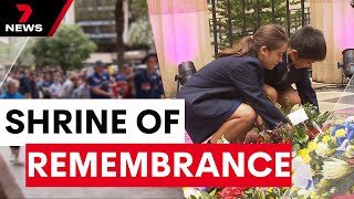 Students gather at the Shrine of Remembrance to reflect on ANZAC sacrifices  | 7 News Australia