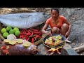 Survival skills in the forest: Cooking Fish spicy lemon for Lunch ideas to Eating delicious