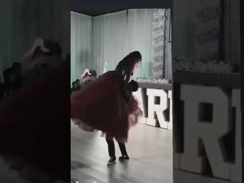 اني عاشق لا تفارق نبض قلبي تبق بقربي 