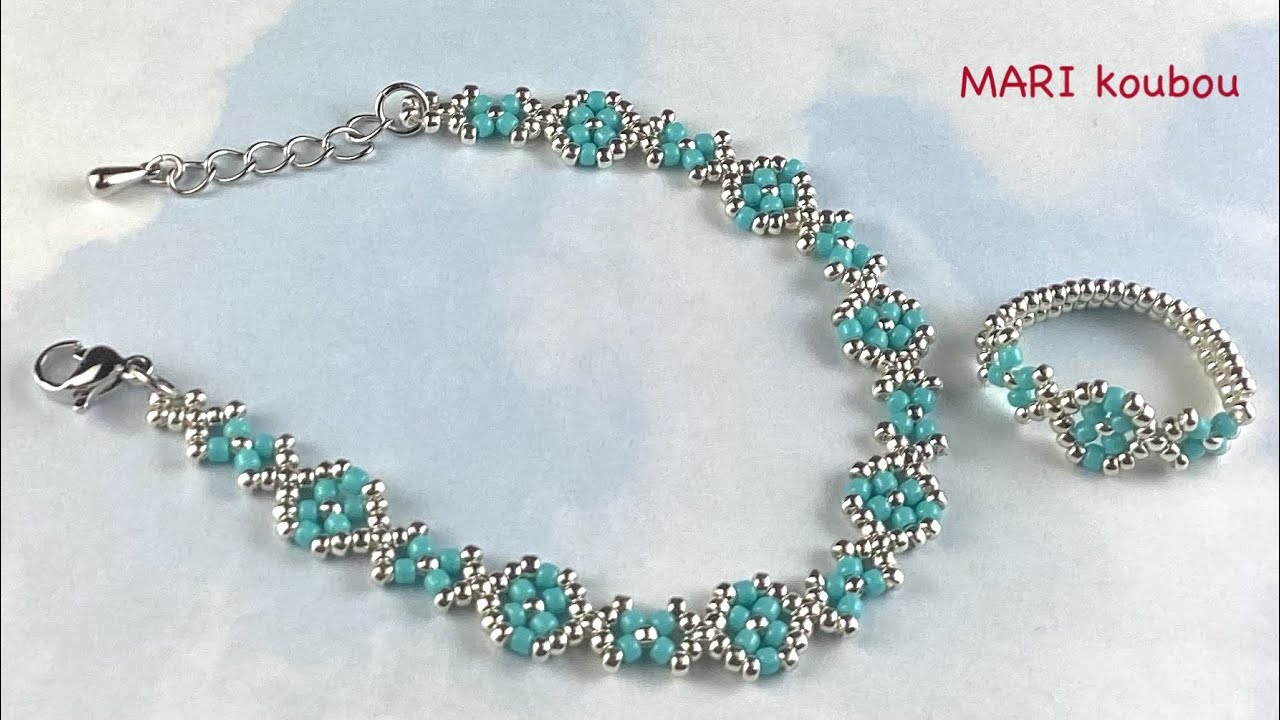 Кольцо и браслет, изготовленные из двухцветного бисера.