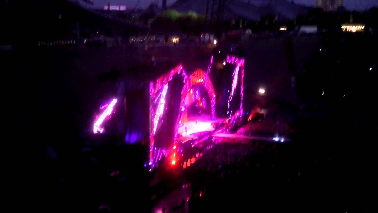 Play Ball - AC/DC live in Munich 2015 - YouTube