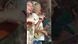 Download Lagu Ukestars sera made Linda MP3 Download Lagu Ukestars sera made Linda MP3