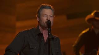 Video thumbnail of "Blake Shelton - Honey Bee (Live on the Honda Stage at the iHeartRadio Theater LA)"