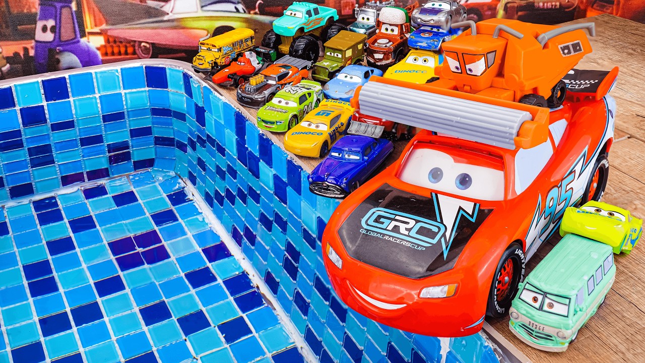 Disney Pixar Cars Review | Huge Collection of Car Toys on Track Review | Lightning McQueen