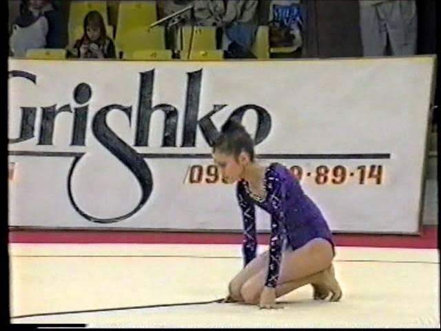 Laysan Utyasheva yalangoch bolinish