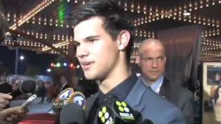 Knoxville fans gather for 'Twilight: New Moon' red carpet with Taylor Lautner and Kristen Stewart