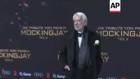Donald Sutherland arrives at the premiere of "The Hunger Games: Mockingjay Pt 2"