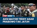 Aksi Sigap Mayor Teddy Beri Pundak untuk Prabowo seusai Disematkan Jenderal Kehormatan dari Jokowi
