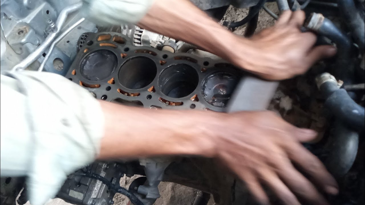 Toyota vitz engine face - YouTube