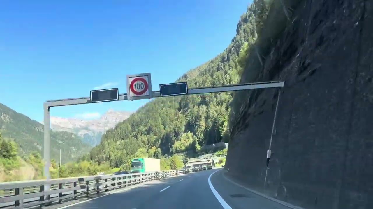 الطريق من ايطاليا الى سويسرا 