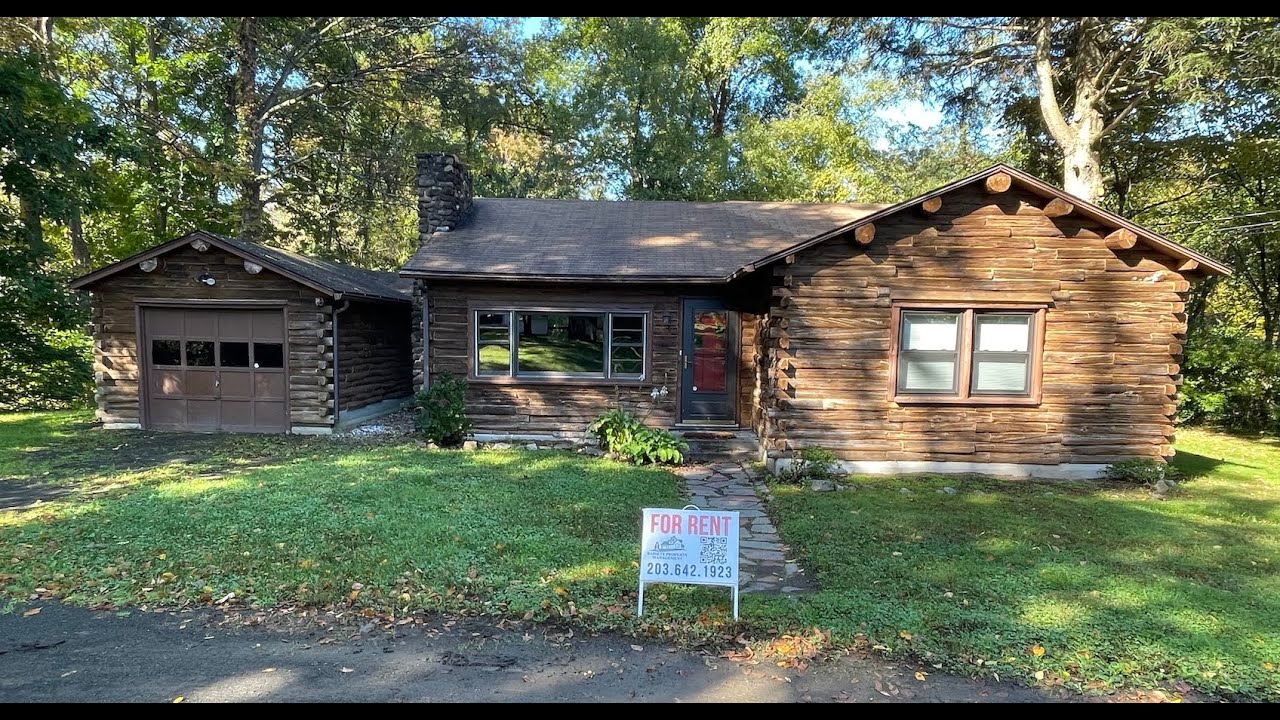 130 Rimmon Rd North Haven 2 bed 1 bath Log Cabin