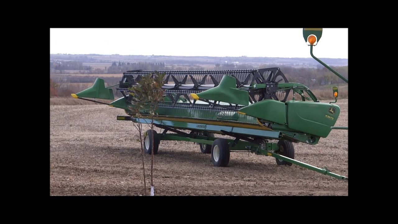 John Deere Flex Draper (635FD) Bean Head Spinning in the Wind YouTube