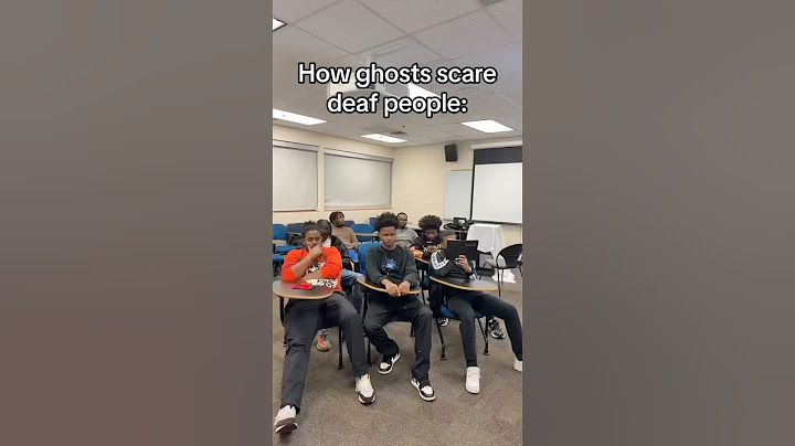 How ghosts scare deaf people 🤨#shorts #comedy #ghost