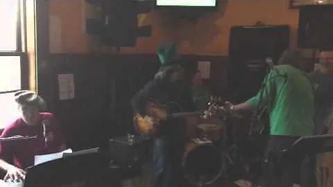 The Liffey Mud: The Wild Rover at Bradys