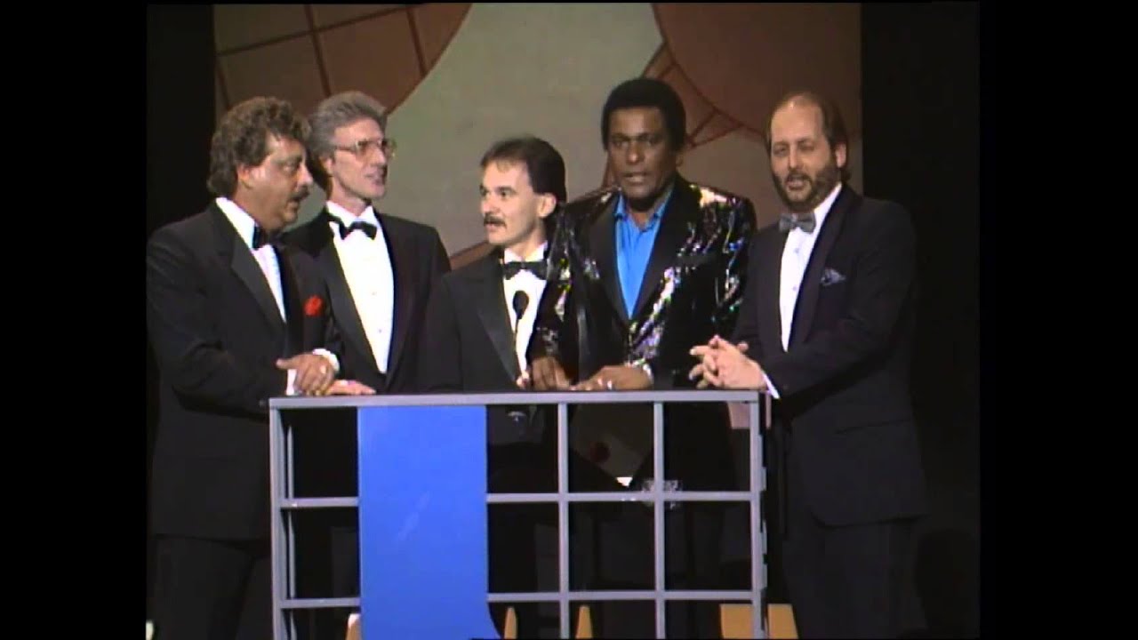 Michael Jackson Wins Favorite Soul/R&B Single- AMA 1988 - YouTube
