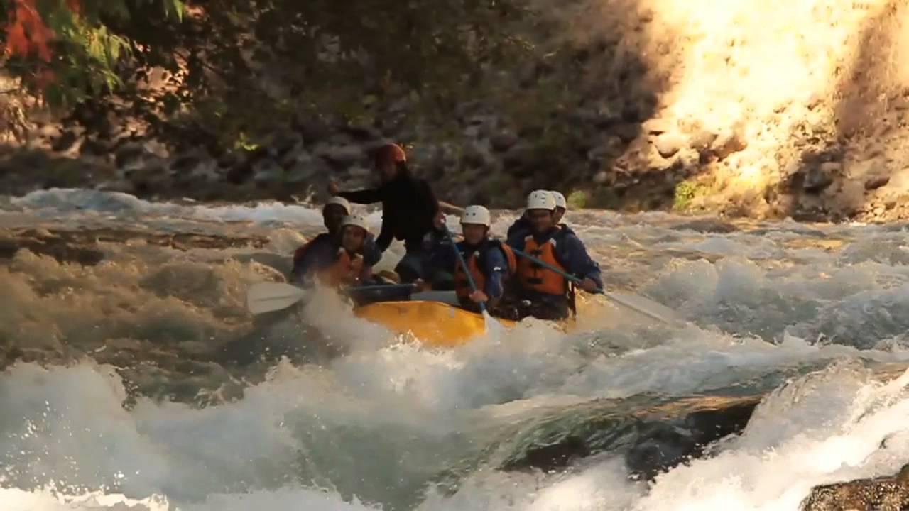White Salmon River Rafting Action in Washington - Wet Planet Whitewater