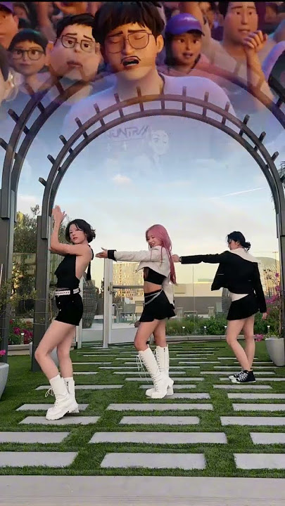 HUNTRIX - 'Golden' Dance Cover