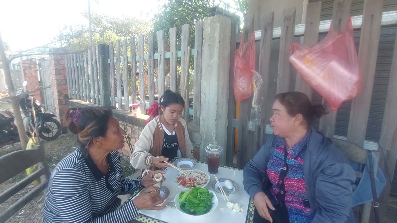 คริบนี้มีปอบแขกลี้นยาวออกล้าอีกแล้วเด้อกินส้มตำฮาๆๆ