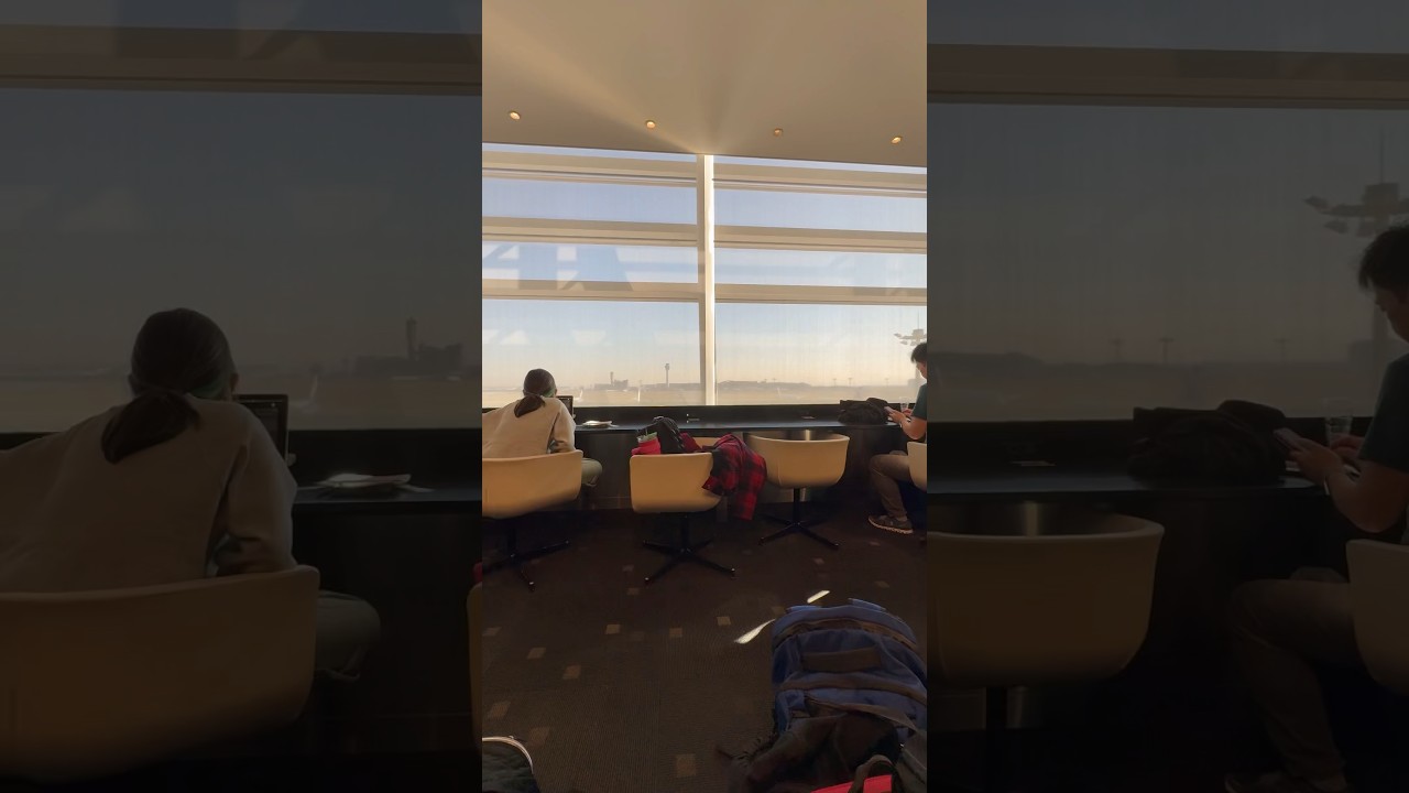 ANA First & Business Class Lounge in Tokyo Japan Haneda Airport 