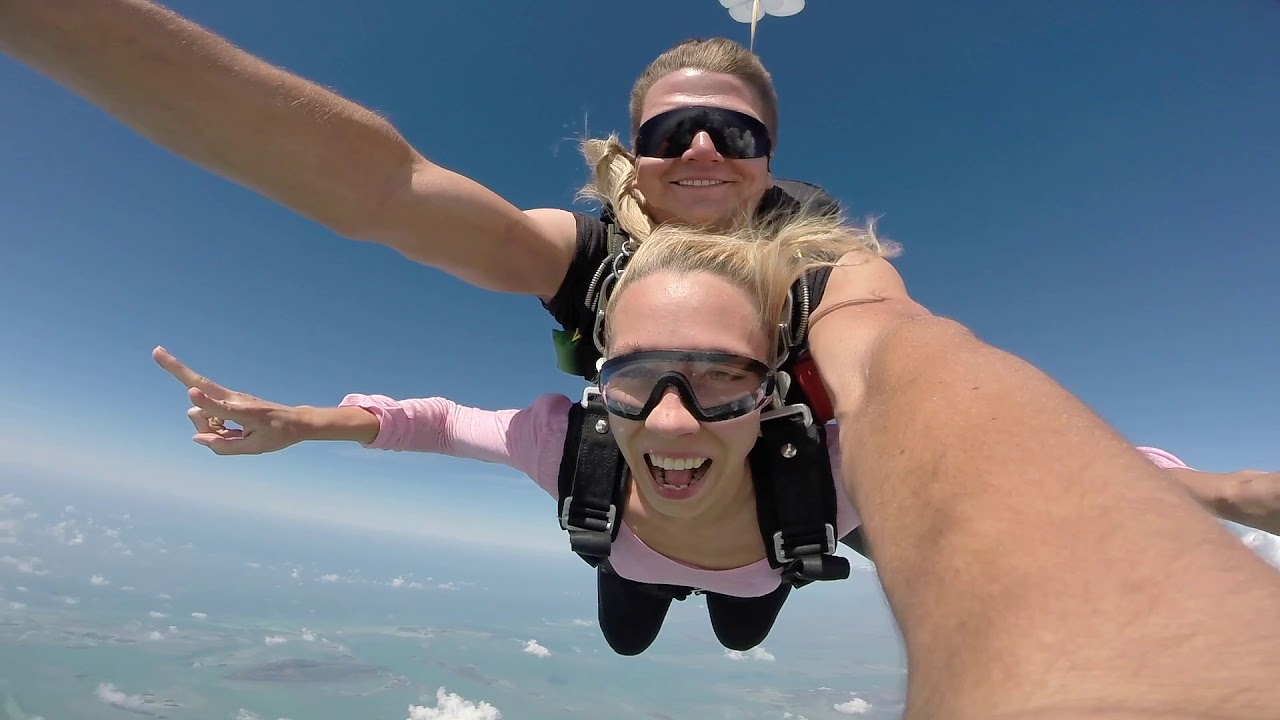 Naked Girl Goes Skydiving