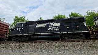 Rare GP40-2 On a Eastbound Manifest