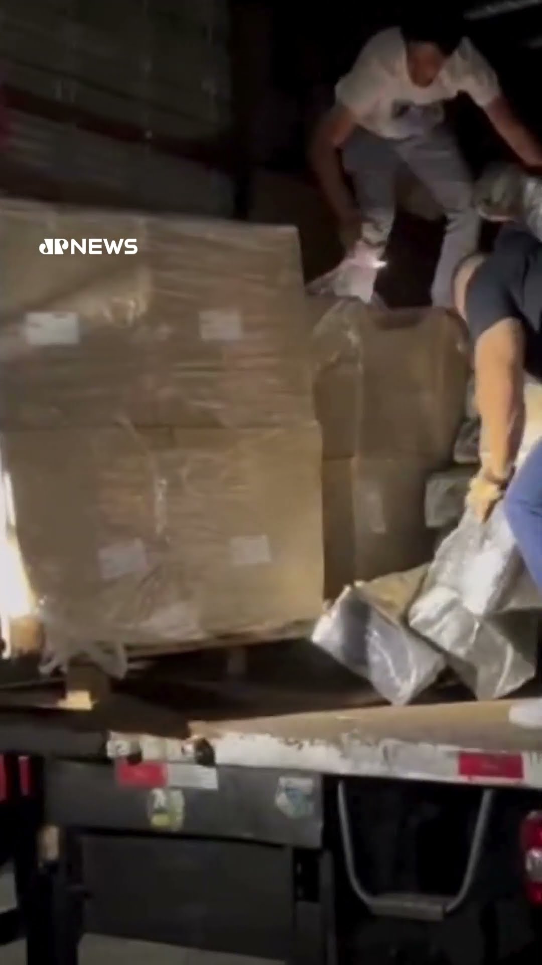 Motorista cria empresa para transportar drogas e é preso com duas toneladas de maconha #shorts