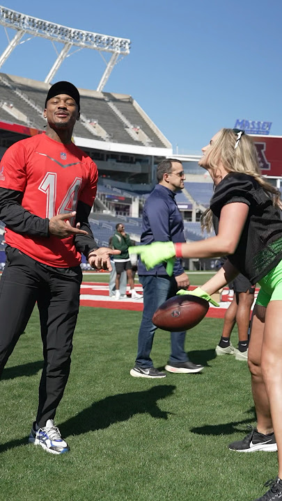 Stefon Diggs vs. @JennaBandy21  in the Fast Hands Challenge! #nflcreatoroftheweek