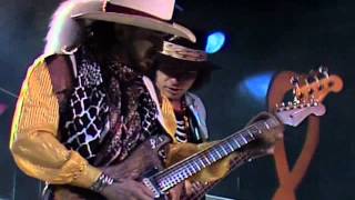 Video voorbeeld van "Stevie Ray Vaughan - Scuttle buttin"