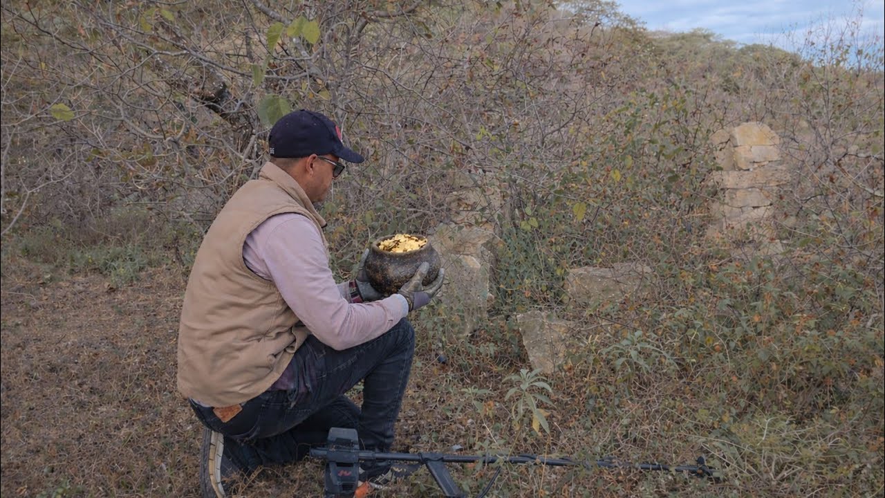 Descubrimos ORO en una casa VIEJA donde nos siguieron las abejas fue IMPRESIONANTE...