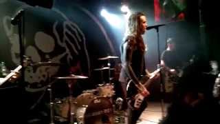 Against Me! - Turn Those Clapping Hands Into Angry Balled Fists