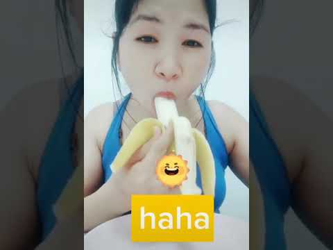 sexy girl eat banana#🥰🥰🥰🙏🙏🙏#