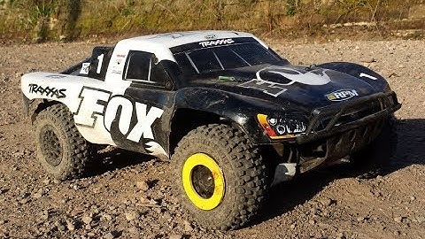 traxxas slash 4x4 with on board audio + tsm  DUST !!