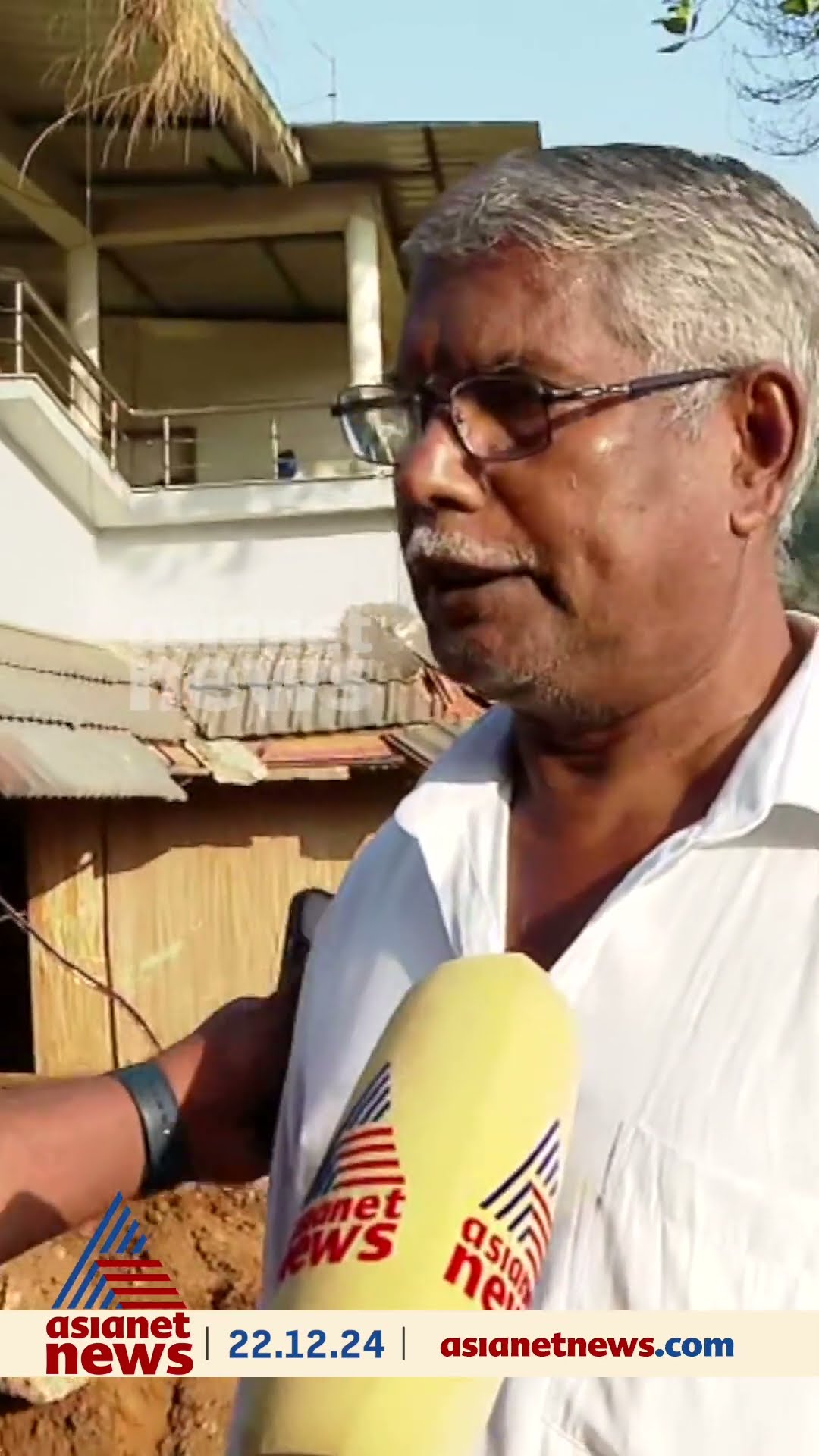 'ഇടത്തരക്കാരുടെ കാര്യമാണ് കഷ്ടം, കൈനീട്ടി ആരോടെങ്കിലും 10 രൂപ ചോദിക്കാൻ പറ്റുമോ?'