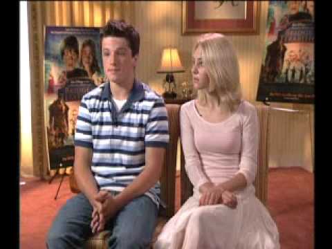 Interviews Bridge to Terabithia - AnnaSophia Robb & Josh Hutcherson 10th